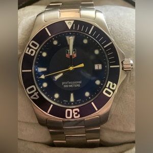 Tag Heuer AquaRacer blue dial